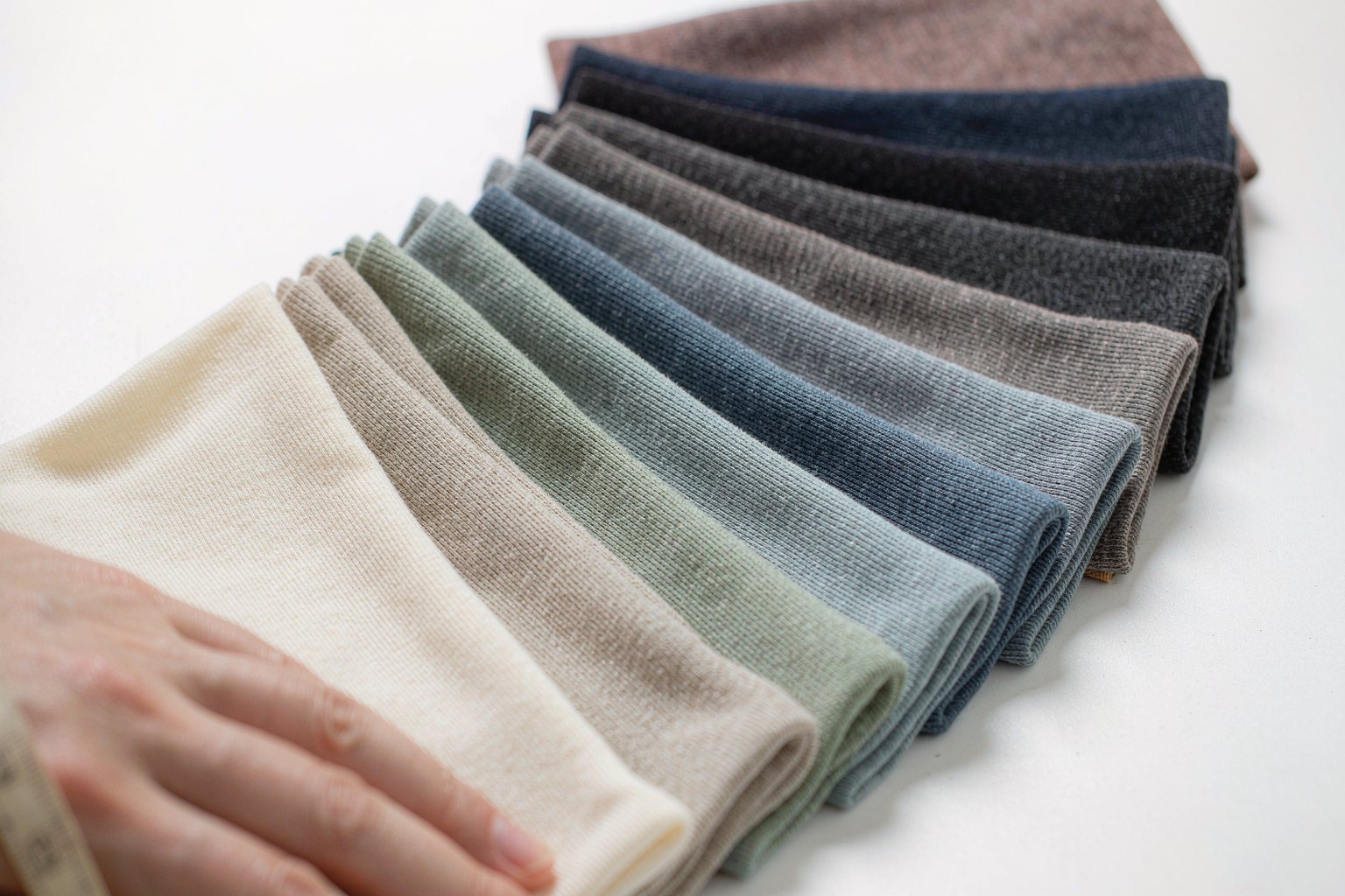 Yarn and swatch library